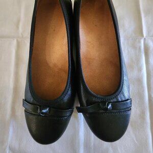 NEW VIONIC 8M BLACK LEATHER BALLET FLATS W/TOE CAP